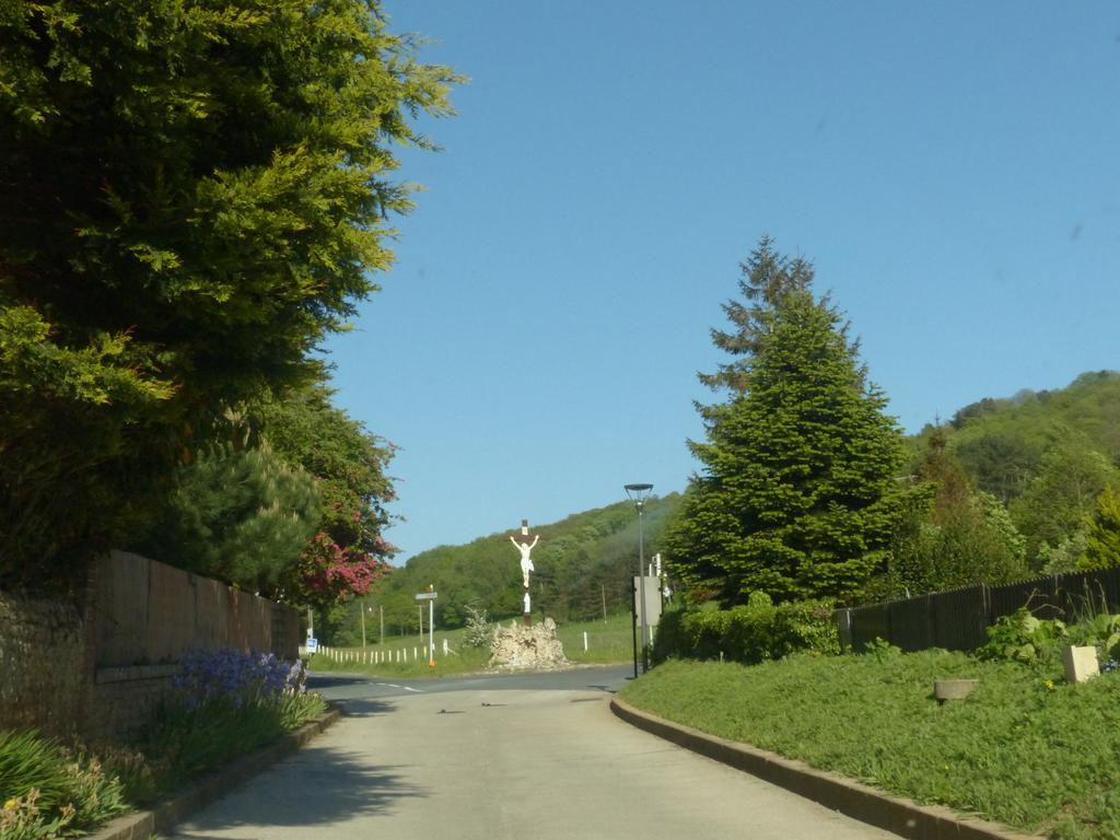 La Flore De Lys, Cottage Ideal Pour 2 Adultes Et 2 Enfants Saint-Jouin-Bruneval Rum bild