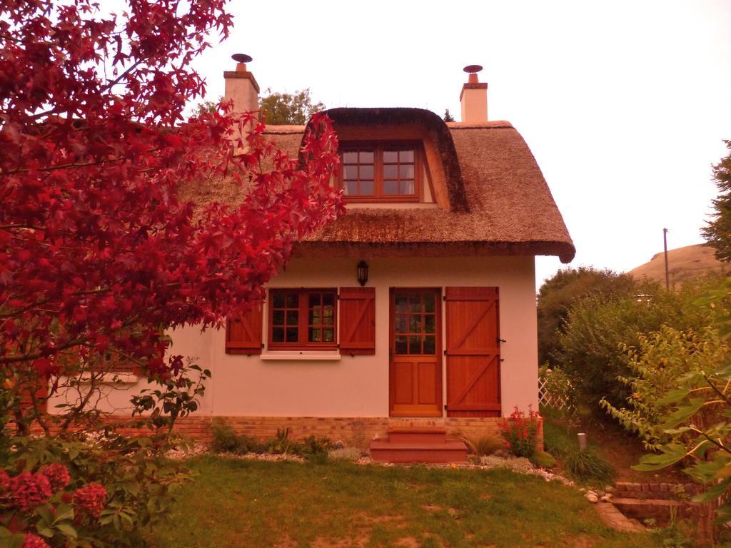 La Flore De Lys, Cottage Ideal Pour 2 Adultes Et 2 Enfants Saint-Jouin-Bruneval Rum bild