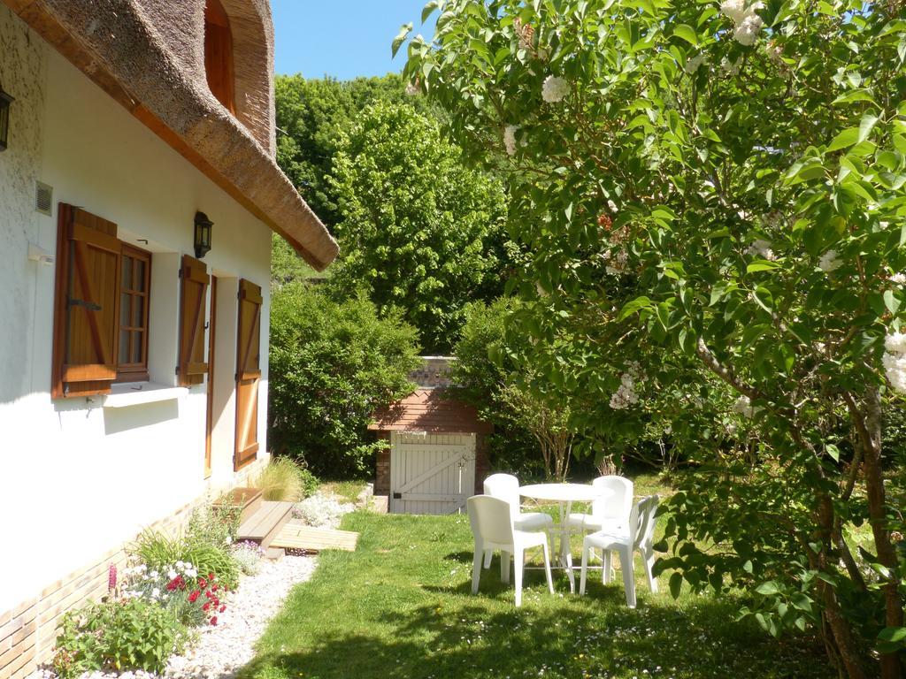 La Flore De Lys, Cottage Ideal Pour 2 Adultes Et 2 Enfants Saint-Jouin-Bruneval Rum bild